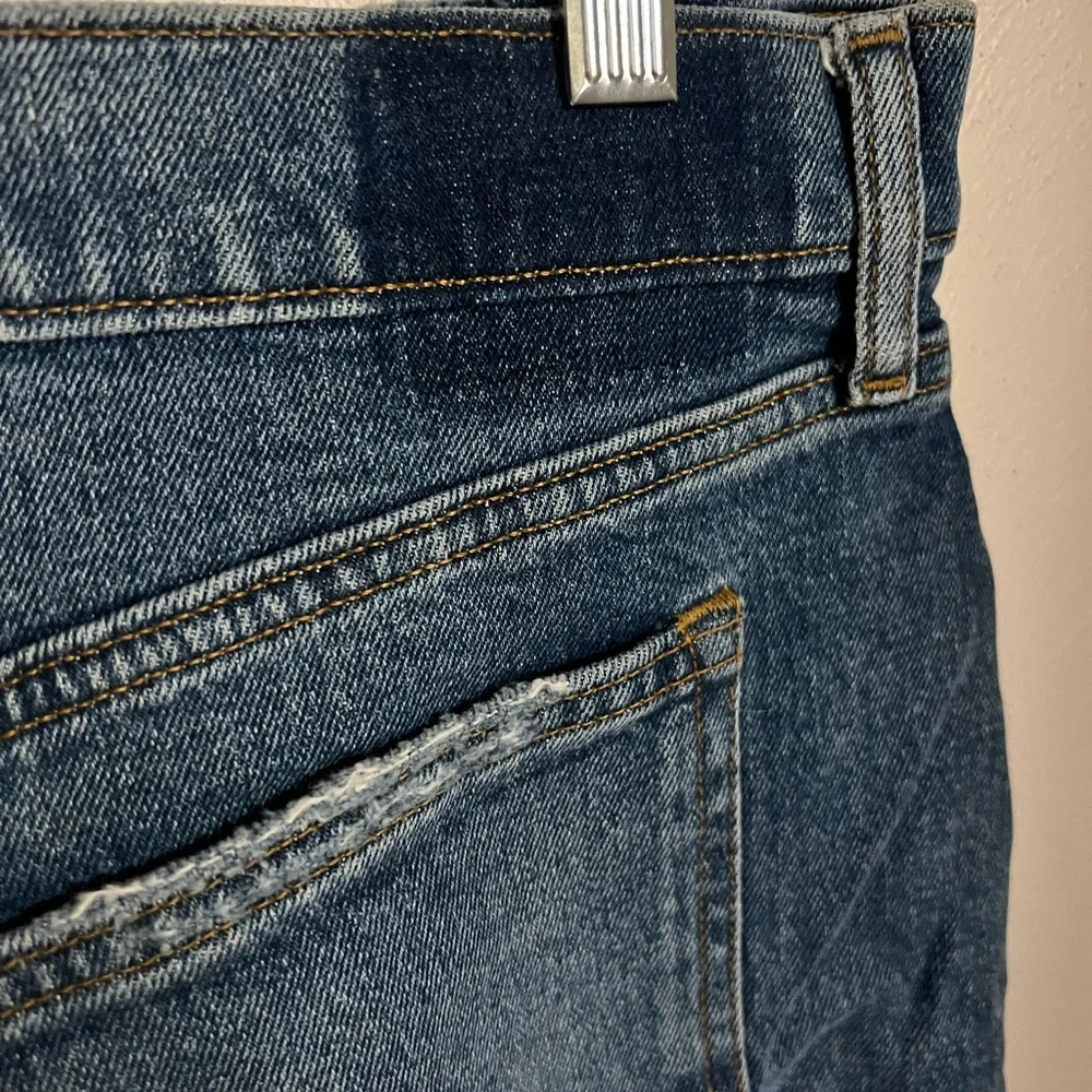 ABERCROMBIE & FITCH Classic Raw Hem Dark Wash Denim Jean‎ Shorts Women's Size 12